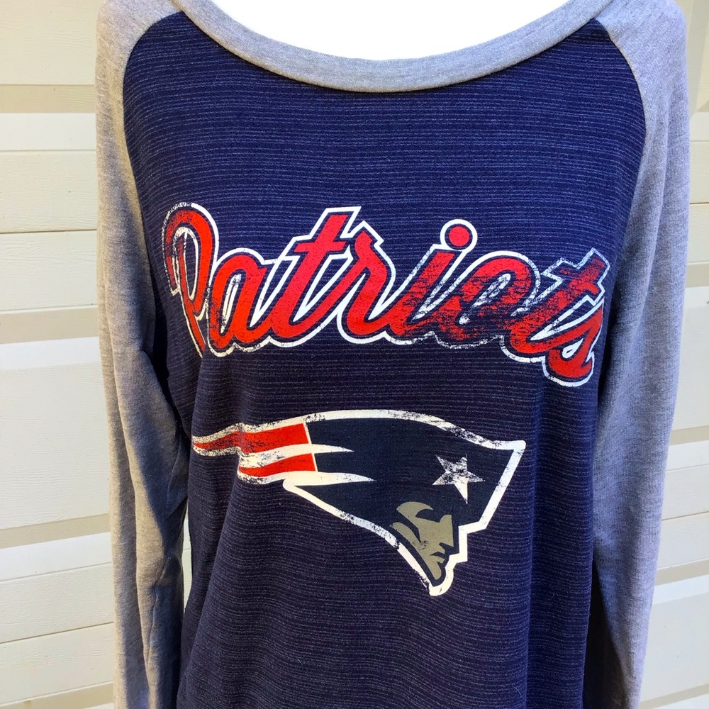 New England Patriots Sweatshirt Womens M Blue Gray Logo Football Long Sleeve NFL
